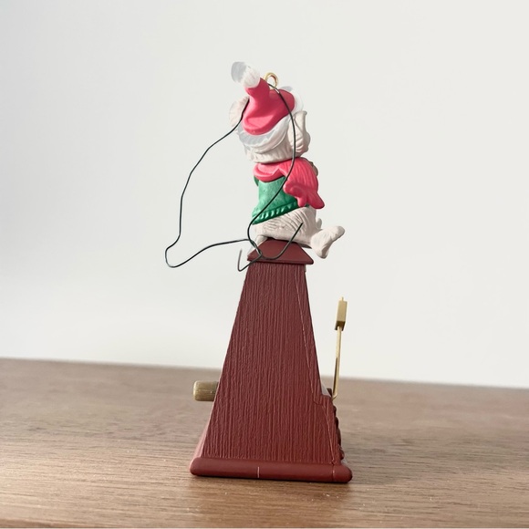VTG Hallmark Wind Up Violinist Mouse Ornament Music Makes Christmas Merrier” ‘95 - Picture 7 of 8